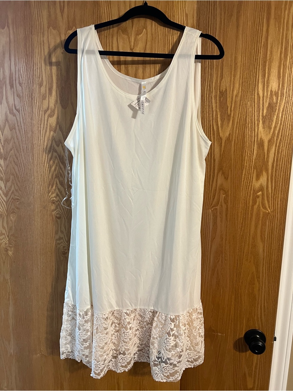 Women's Cream Lace-Hem Sleeveless Slip Chemise